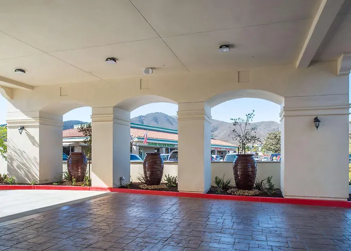 Best Western Plus Temecula Wine Country Hotel & Suites