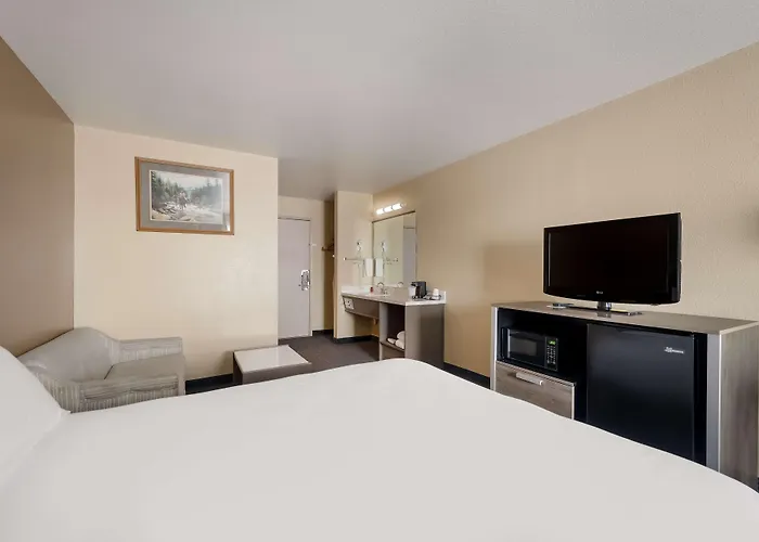 Surestay Hotel By Best Western Wells