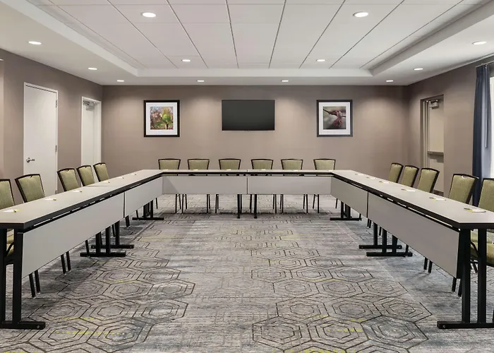 Hampton Inn Brooklyn Park