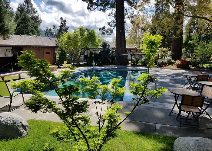 Redwood Hyperion Suites