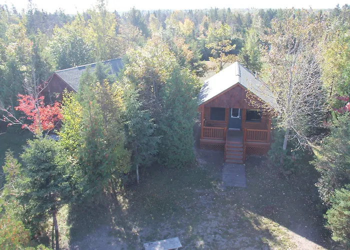 Mackinac Lake Trail Motel
