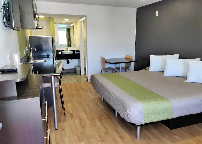 Studio 6-Fresno, Ca - Extended Stay