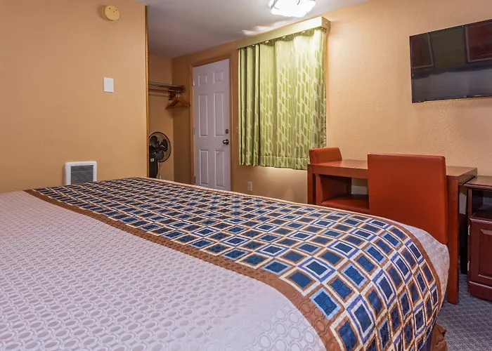 Far West Motel