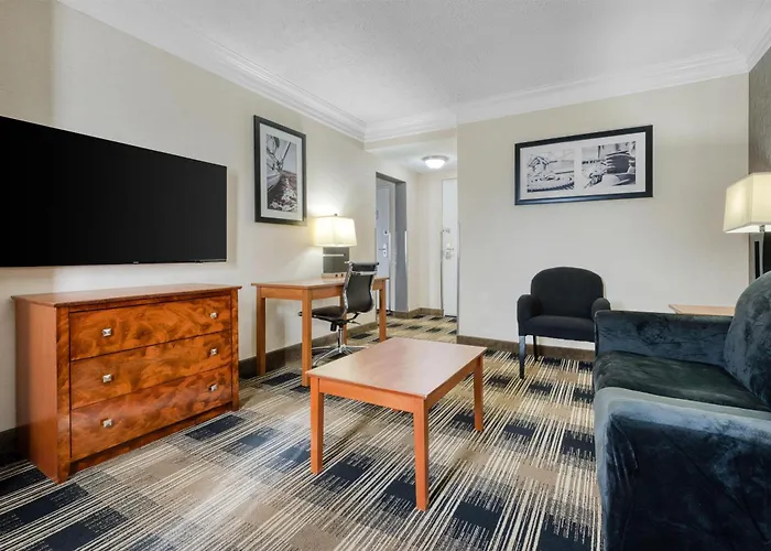 Best Western Inn At The Rochester Airport