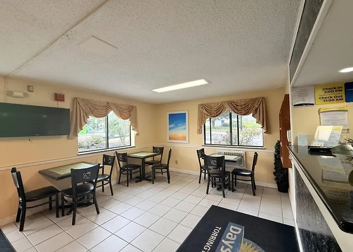 Days Inn By Wyndham Torrington