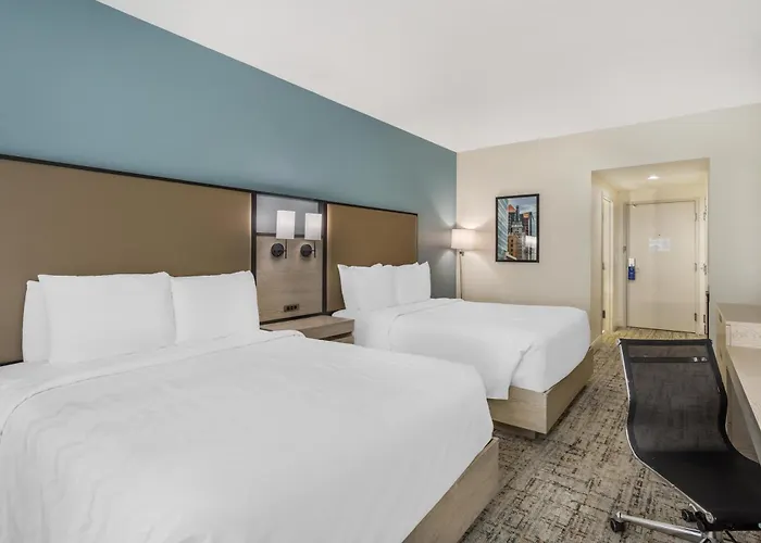 Best Western Plus Airport Inn & Suites