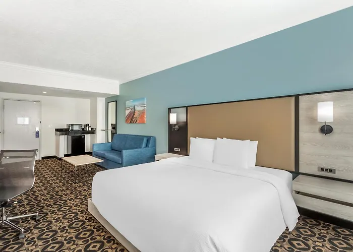 Best Western Plus Airport Inn & Suites