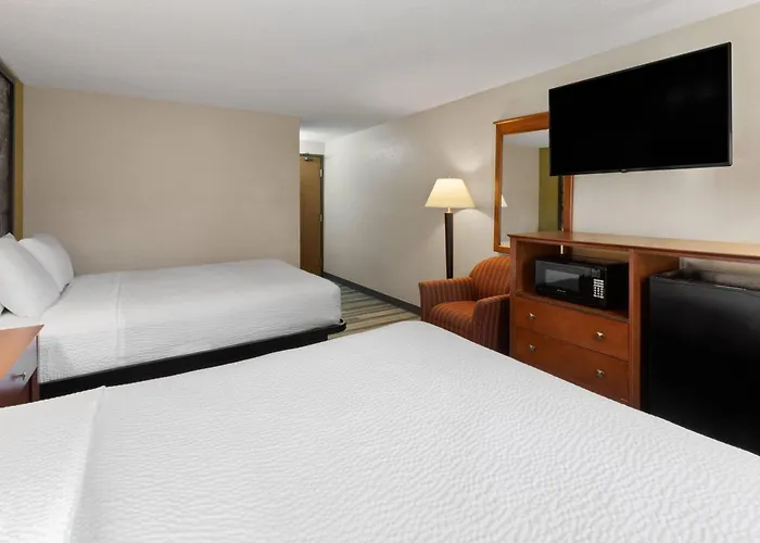 Super 8 By Wyndham Winona Mn
