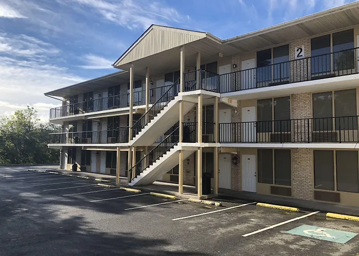 Apm Inn And Suites