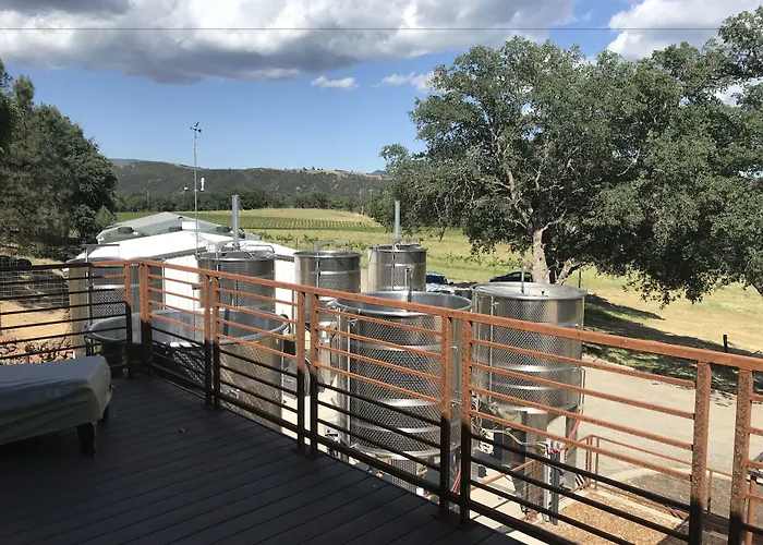 Bed And Barrel At Stonehouse Cellars