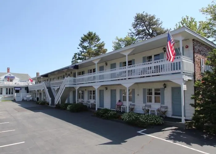 The Holiday House Inn & Motel