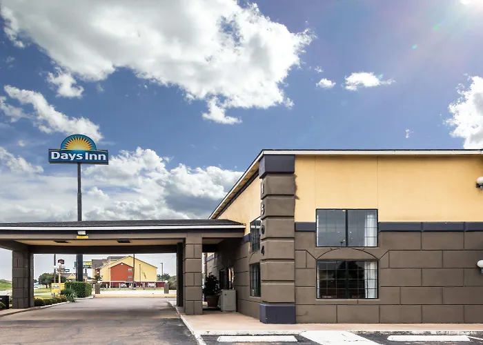 Days Inn By Wyndham Waco Near Downtown University