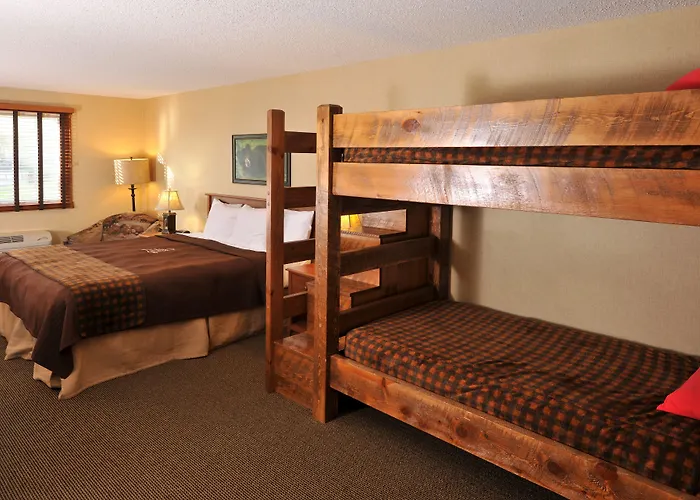 Boarders Inn & Suites By Cobblestone Hotels In Waukon