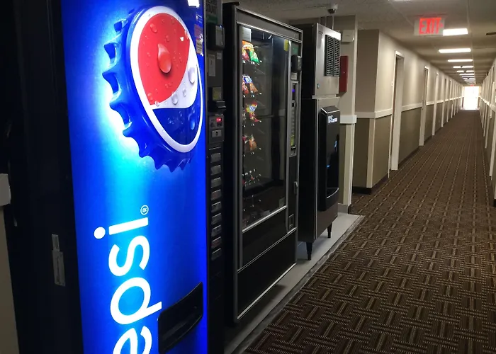 Super 8 By Wyndham South Holland