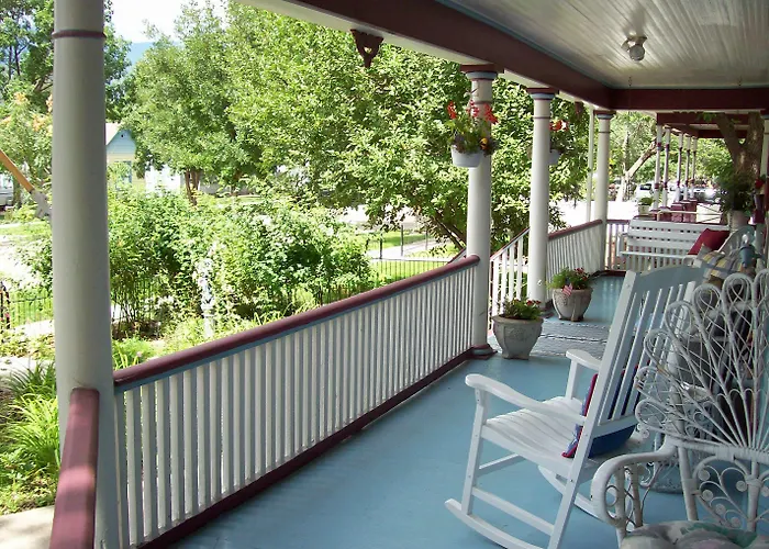 Holden House 1902 Bed&Breakfast Inn