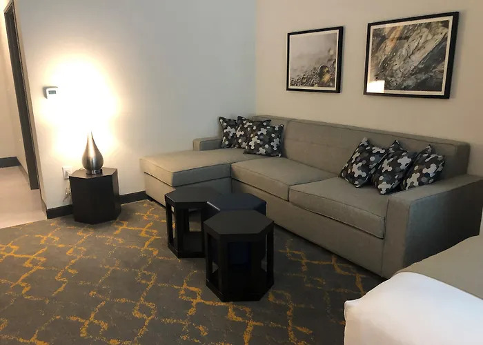 Best Western Plus Isanti