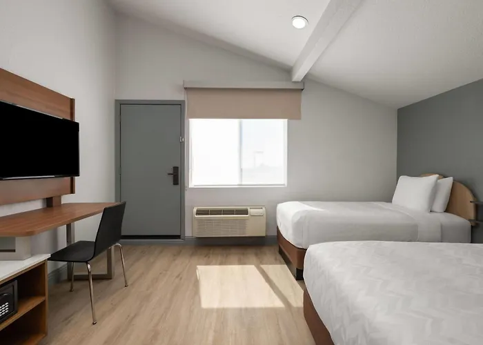 Super 8 By Wyndham Fort Bragg