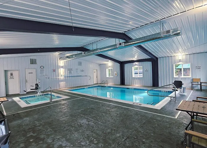 Riverfront Motel & Cabins
