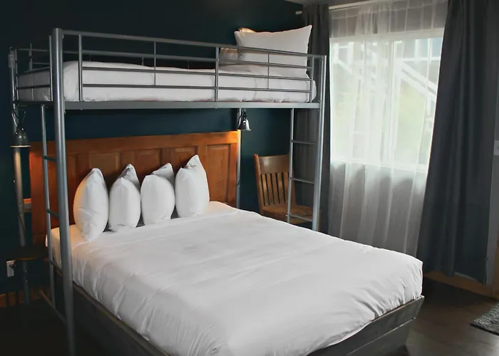Salt Hotel & Pub