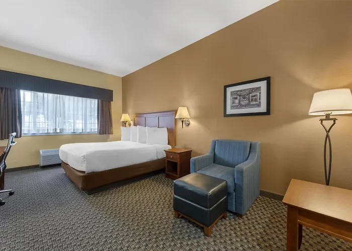Best Western Plus Shamrock Inn & Suites