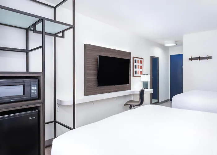 Spark By Hilton Clarion