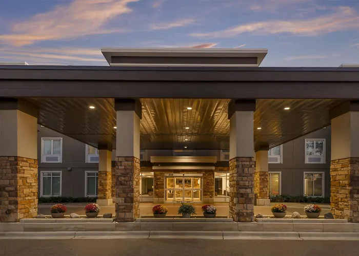 Best Western Plus Isanti
