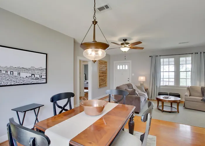 Charming Cottage W/ Mississippi River Views!
