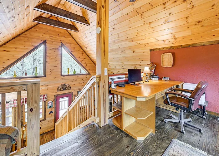 Cozy Couples Getaway W/ Hot Tub: 'Fox Ridge Cabin'