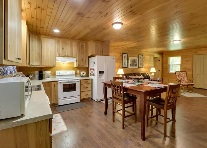 Serene & Secluded Alabama Cabin W/ Covered Deck!