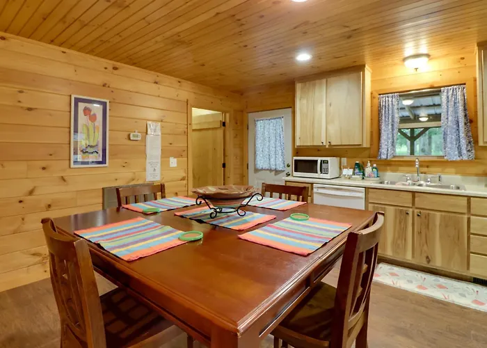 Serene & Secluded Alabama Cabin W/ Covered Deck!
