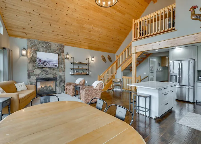 Stunning Alaskan Getaway W/ River & Mtn Views