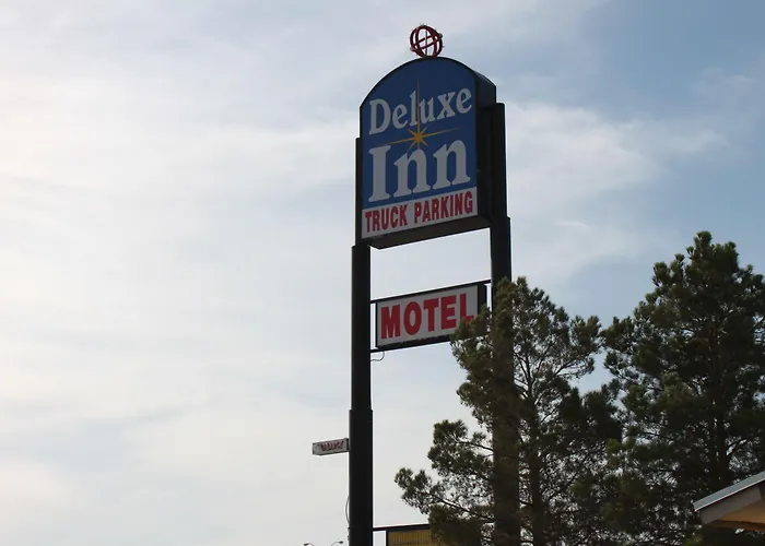 Deluxe Inn Motel