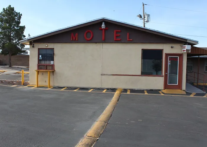 Deluxe Inn Motel