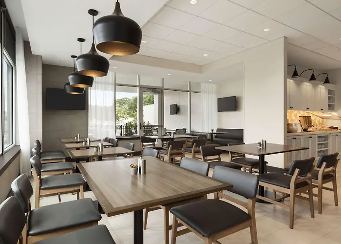 Hyatt Place Virginia Beach Town Center