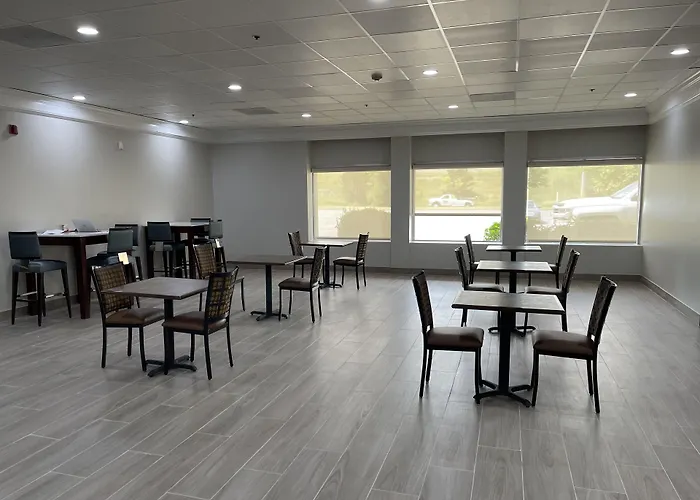 Quality Inn & Suites New Hartford - Utica