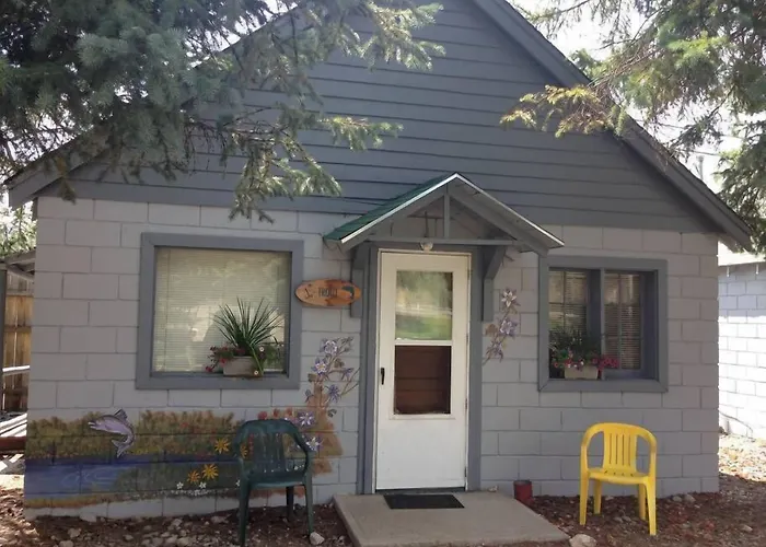 Lone Pine Cabins