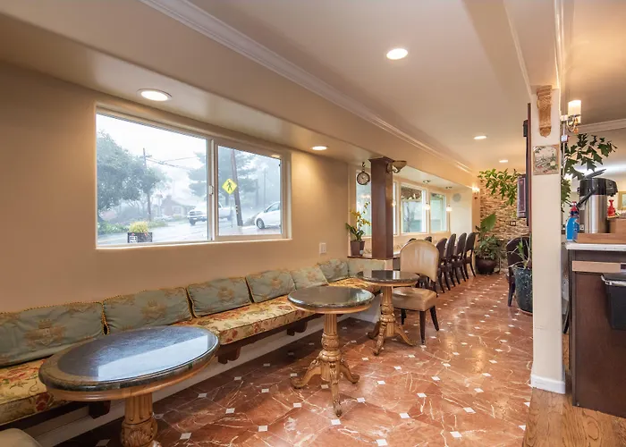 The Vendange Carmel Inn & Suites