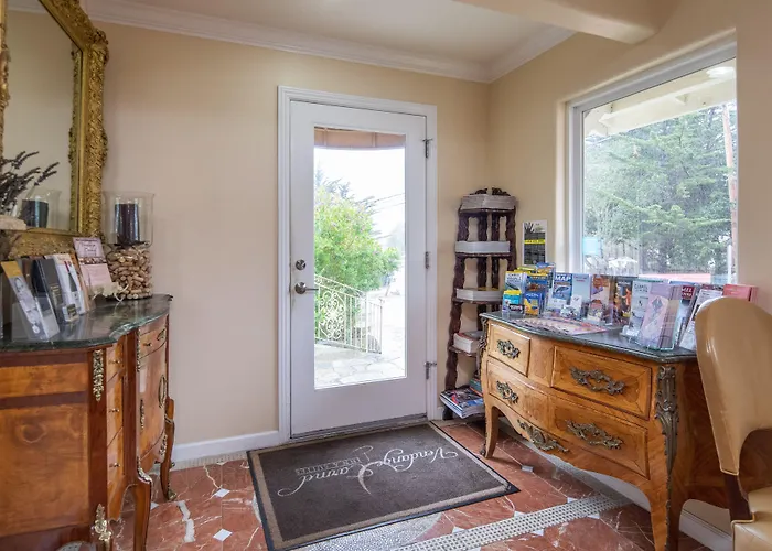 The Vendange Carmel Inn & Suites