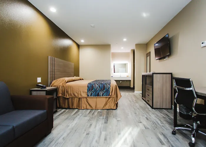 Budget Host Inn & Suites