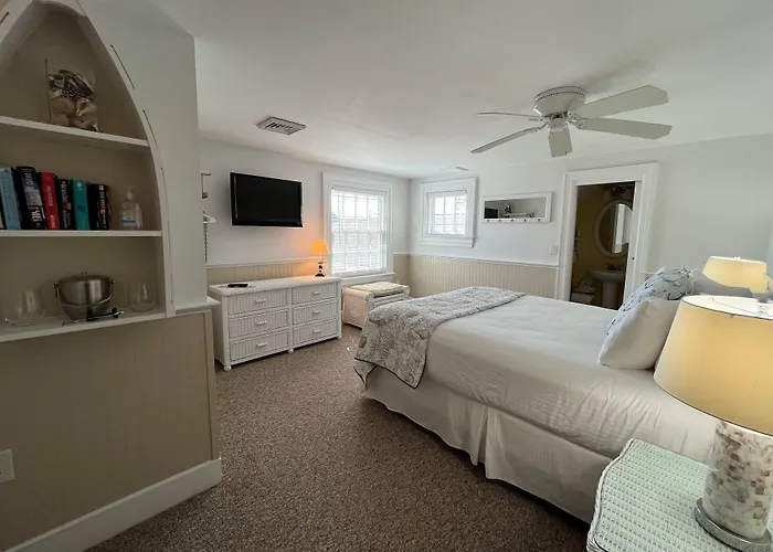Shore Haven Inn
