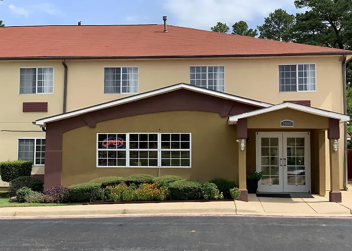 Hometown Inn & Suites