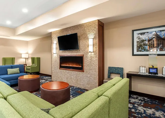 Comfort Inn & Suites Ames Near Isu Campus