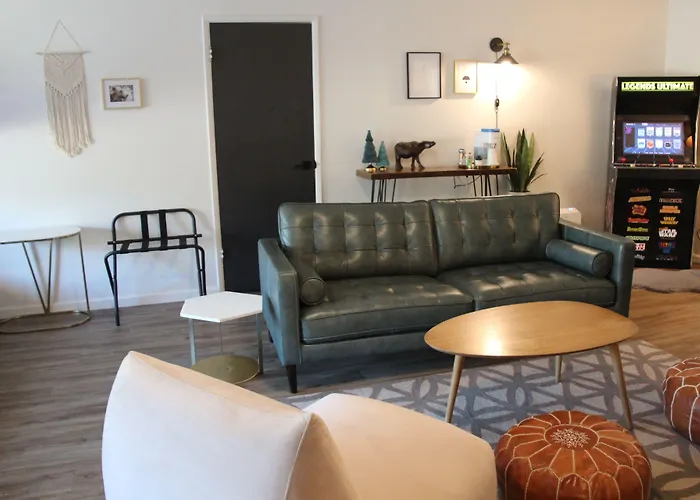 Sierra Blue Hotel & Swim Club