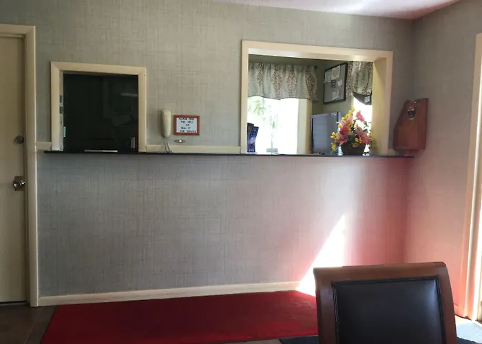 Falls Inn