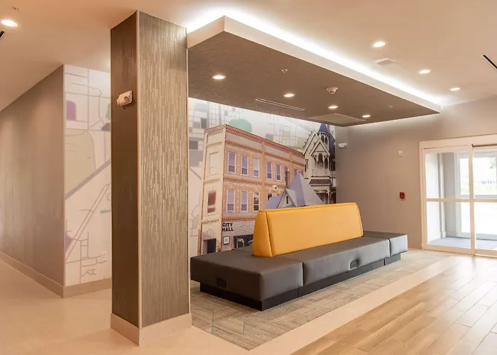 La Quinta Inn & Suites By Wyndham Lake City