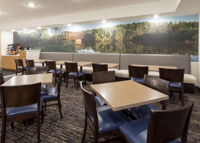 Grandstay Hotel & Suites Rock Valley