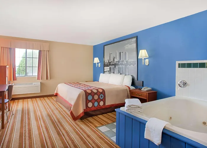 Super 8 By Wyndham Defiance