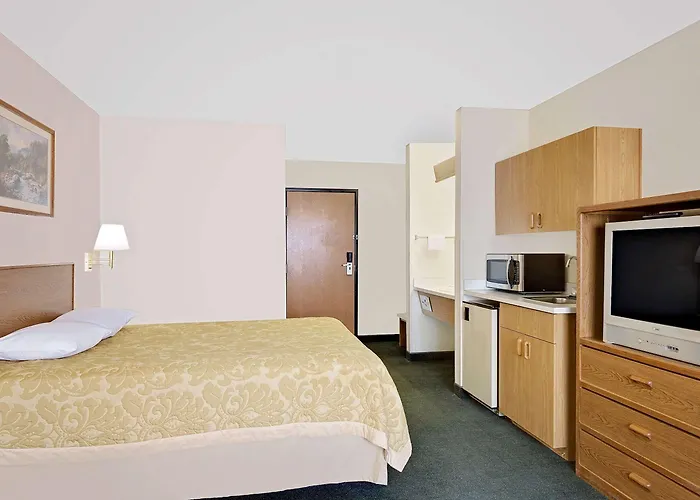 Super 8 By Wyndham Battle Mountain