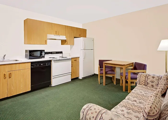 Super 8 By Wyndham Battle Mountain