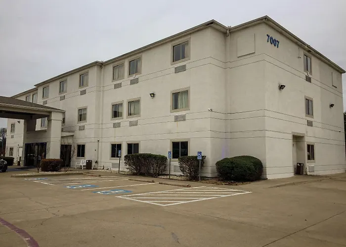 Motel 6-Woodway, Tx
